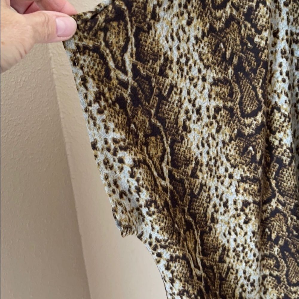 ❤️Hummingbird Snake Print Oversized Blouse - Picture 4 of 4